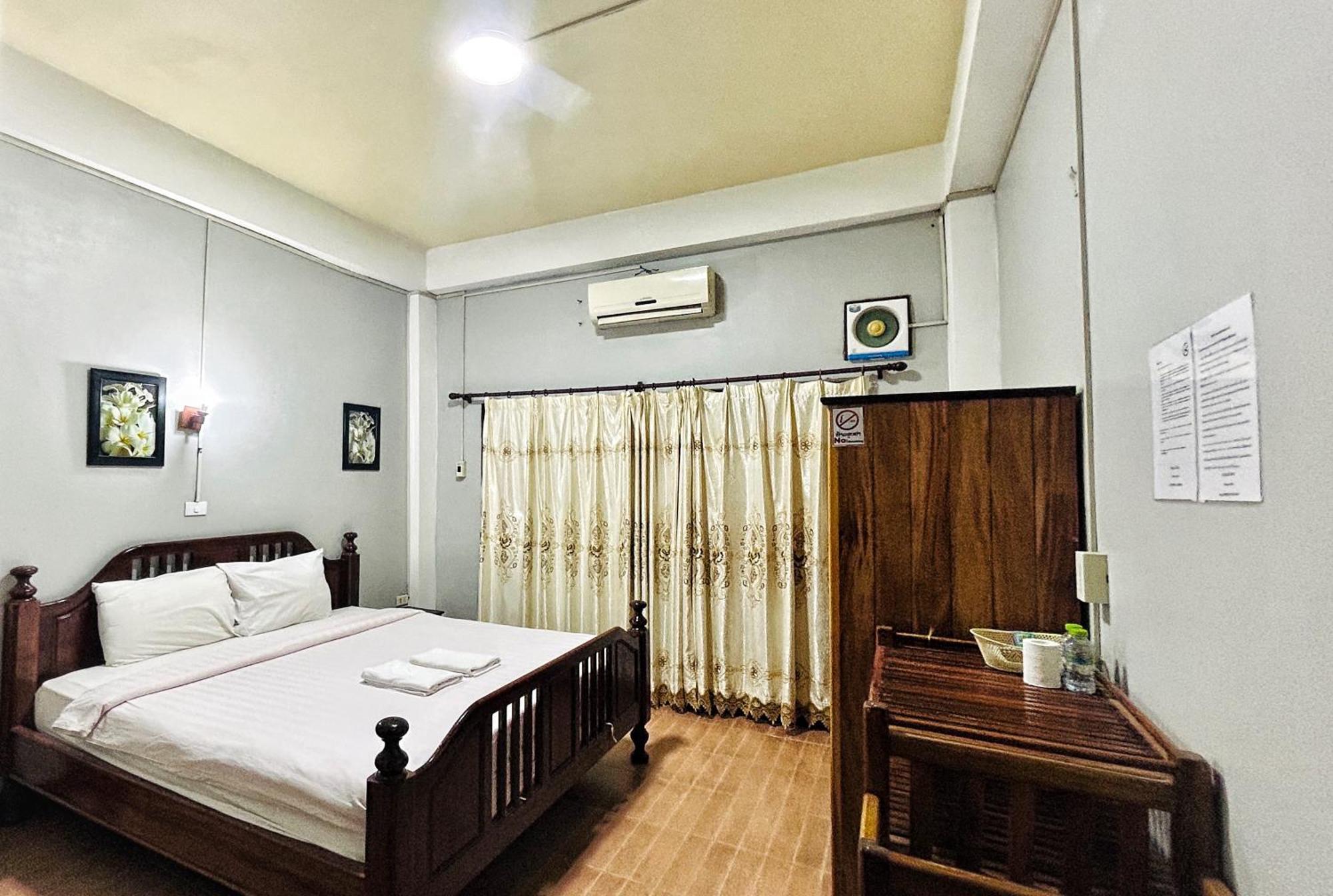 Domon Riverside Hotel Vang Vieng Extérieur photo